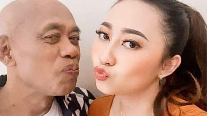 Tarno pak pesulap dan istri jabar usia pramugari potret beda cantiknya