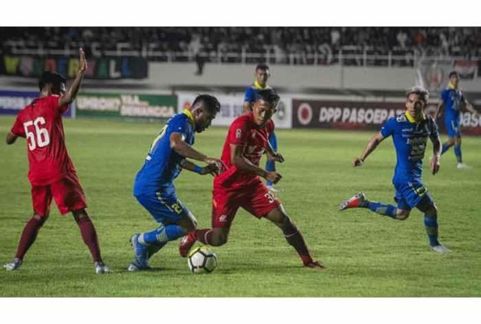 Siapa yang lebih diunggulkan persib atau persis di laga ini