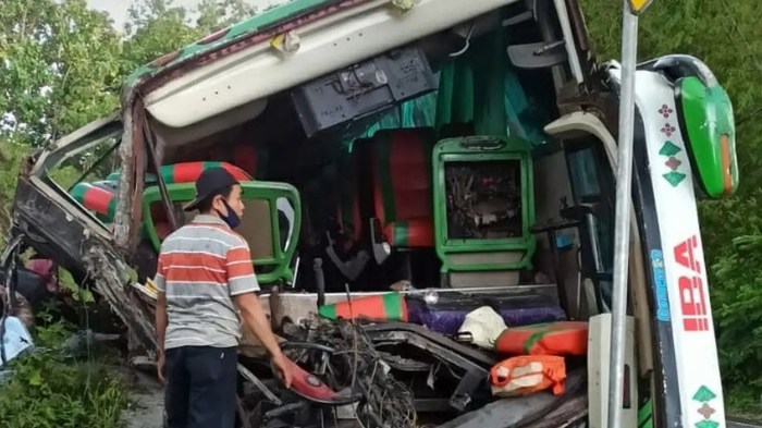 Kronologi kecelakaan bus pariwisata Batu Malang