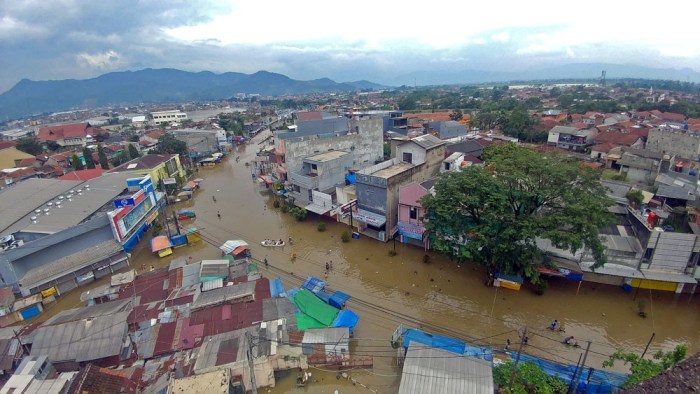 Banjir bandang di bandung hari ini di bandung timur