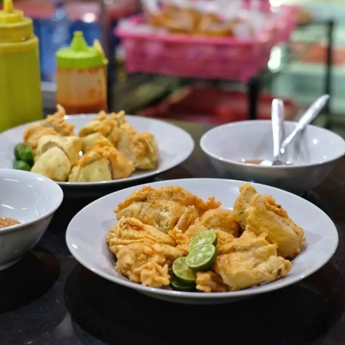 Makanan di stasiun bandung