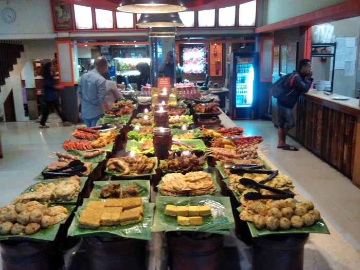 Rumah makan sunda di soekarno hatta bandung