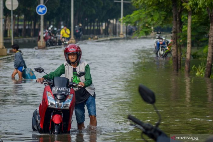 Banjir bandung tembok jebol