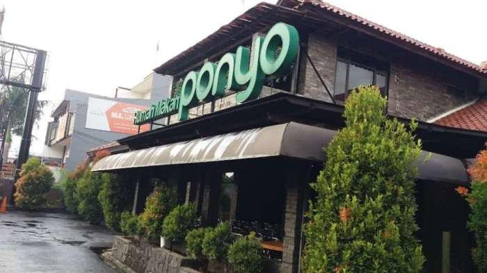 Rumah makan ponyo bandung