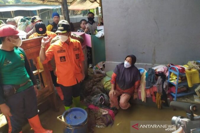 Artikel kompetisi ruang akibat banjir bandung