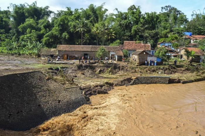 Floods garut sumedang landslide