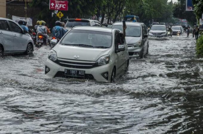 Banjir bandung 2 meter