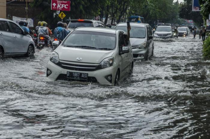 Alun-alun kota bandung banjir