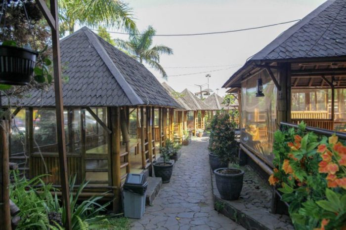 Rumah makan ponyo bandung